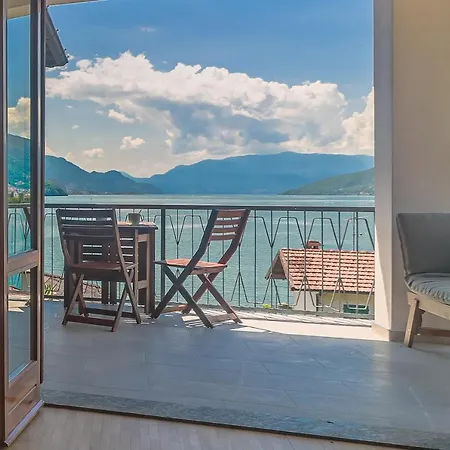 Apartment Stunning View Lakeside - Larihome A11